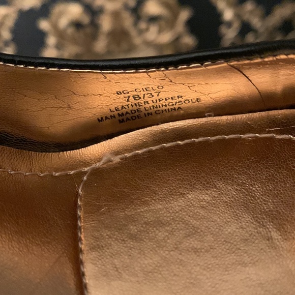 🦇 Vintage BCBGeneration heels/pumps 🦇 - Picture 7 of 7